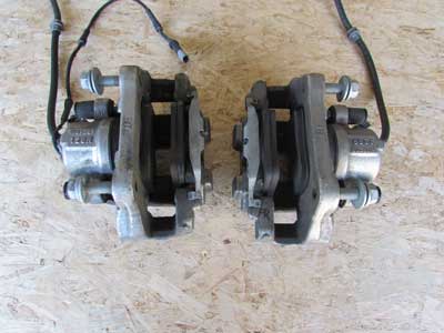 BMW Front Brake Calipers (Left and Right Set) 34116857687 F22 F30 F32 2, 3, 4 Series3
